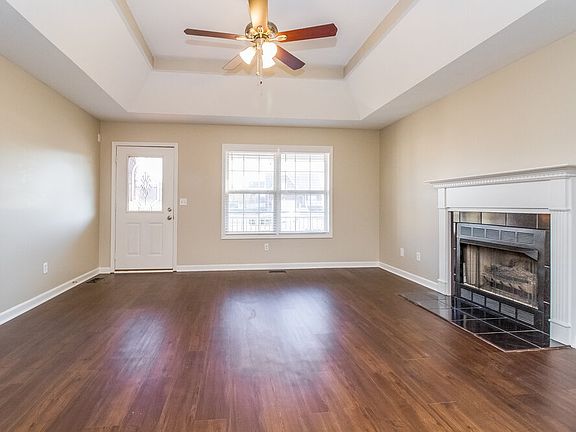 2nd image of 304 Acorn Ct