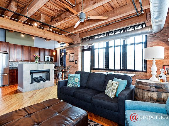 Kitchen / Living Room