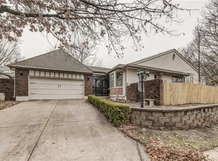 12800 Cambridge Rd, Leawood, KS 66209