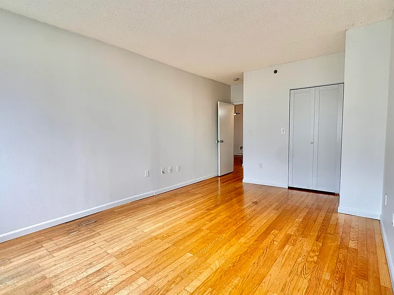 45 River Dr S #803 — Photo 12