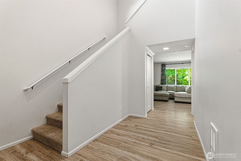 2nd image of 7716 Brianna Court SE