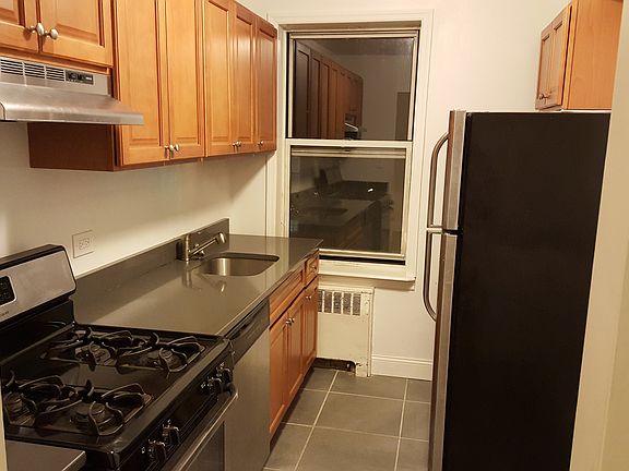 3rd image of 3335 76th St #2E