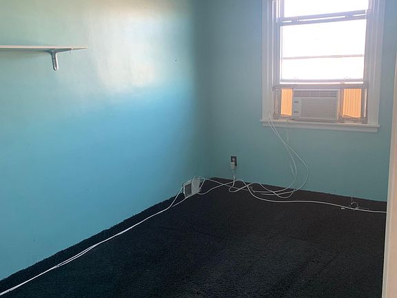 4th image of 2817 Longshore Ave