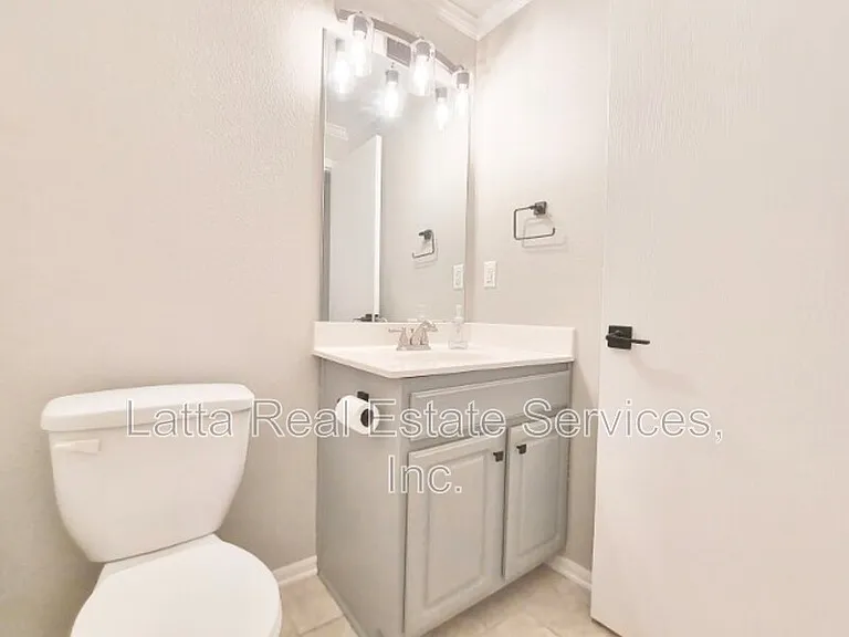 1633 SW Madison St — Photo 12