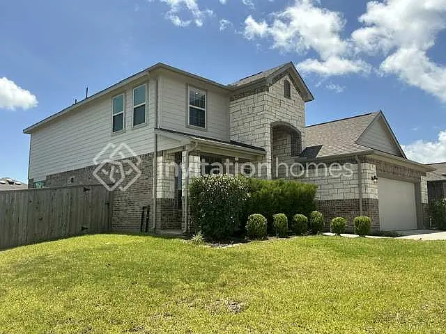 753 Ridgewood Lake Dr — Photo 1