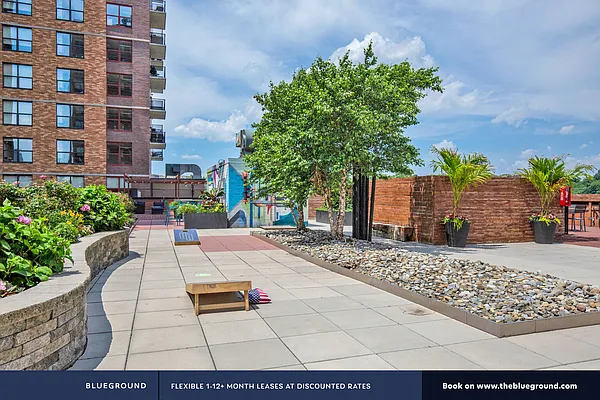 Rented by The Blueground | media 21