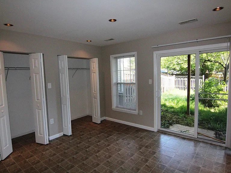 1917 Harpers Ct — Photo 17