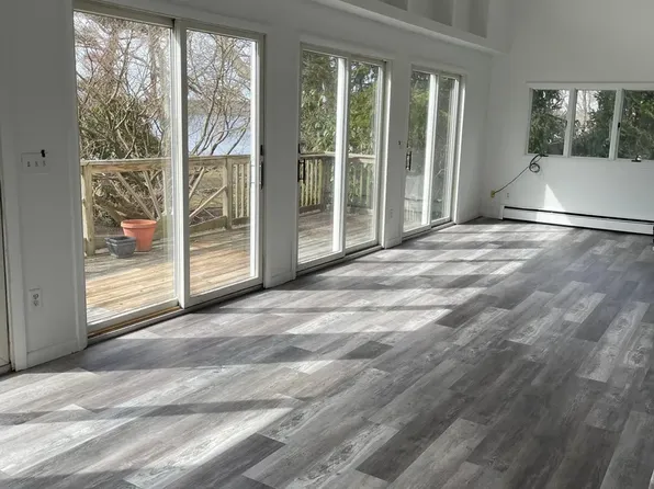 (undisclosed Address), Tiverton, RI 02878