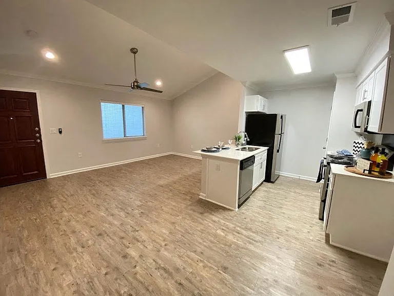 Juniper Springs Apartments — Photo 68