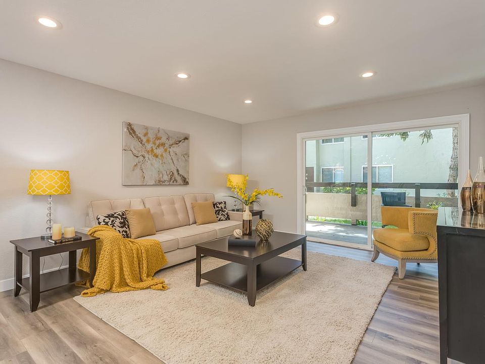 1st image of 279 Tradewinds Dr APT 7