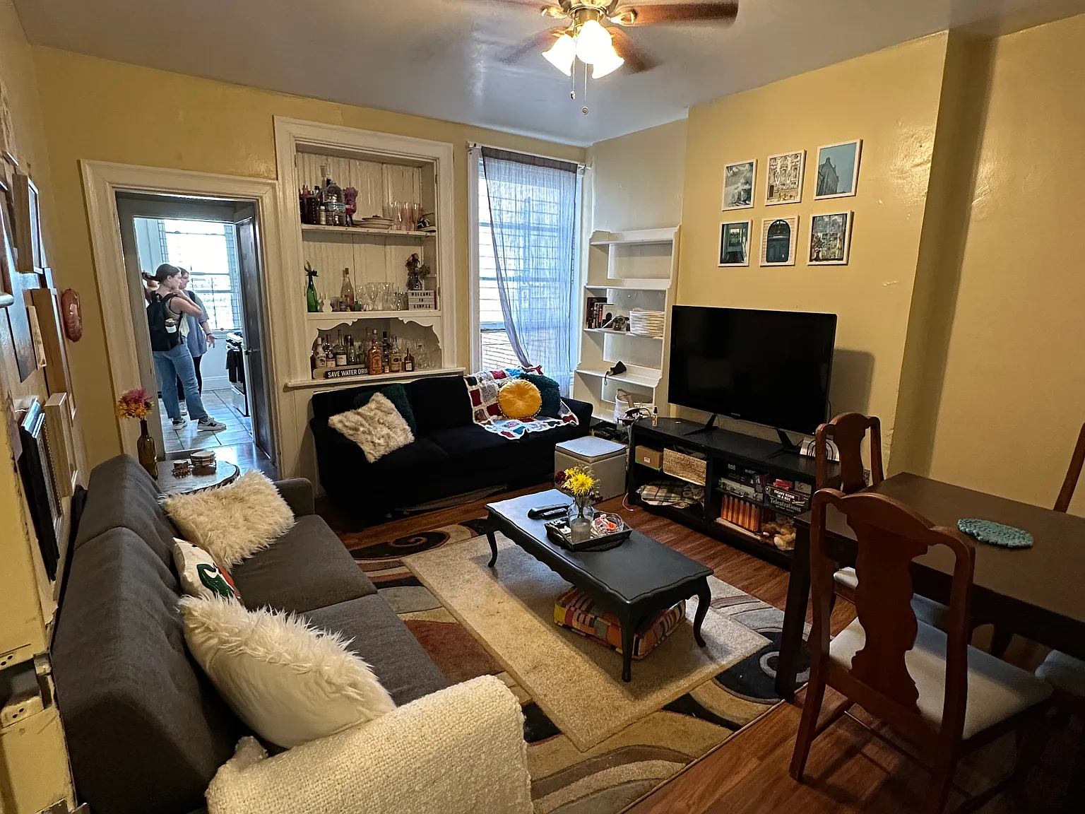 6 bed, 2.5 bath, 2500 sqft, $5,460 — Photo 2