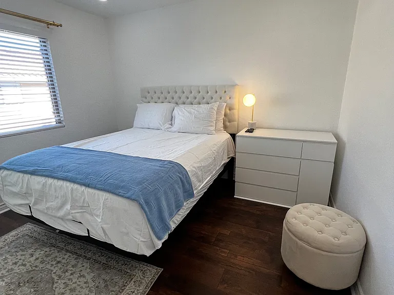 7825 Seaglen Dr — Photo 48