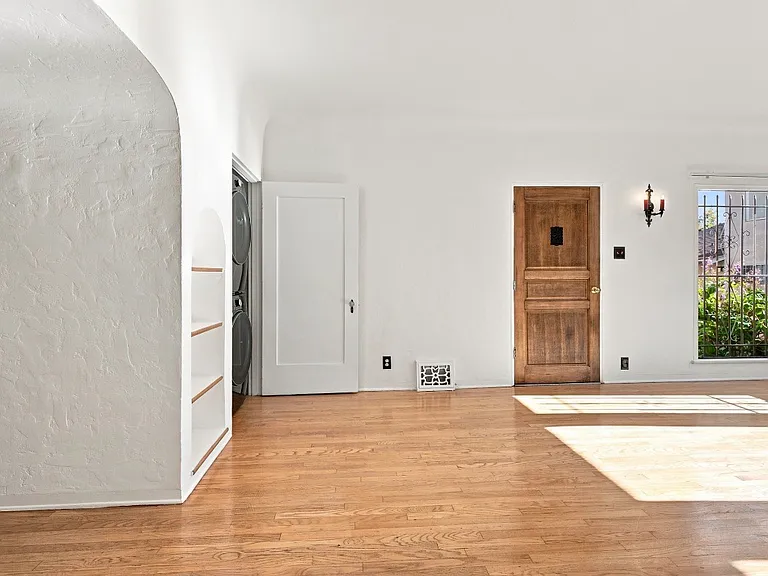 3121 E 5th St #3121 — Photo 11