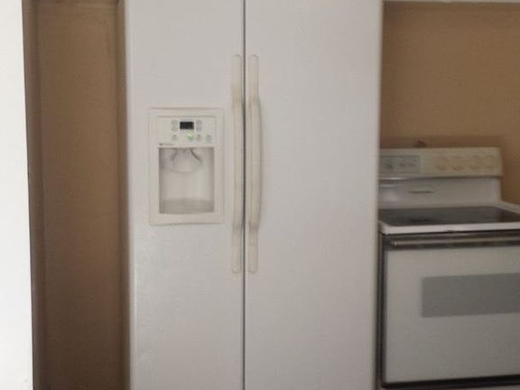 5th image of 817 W Park Ave