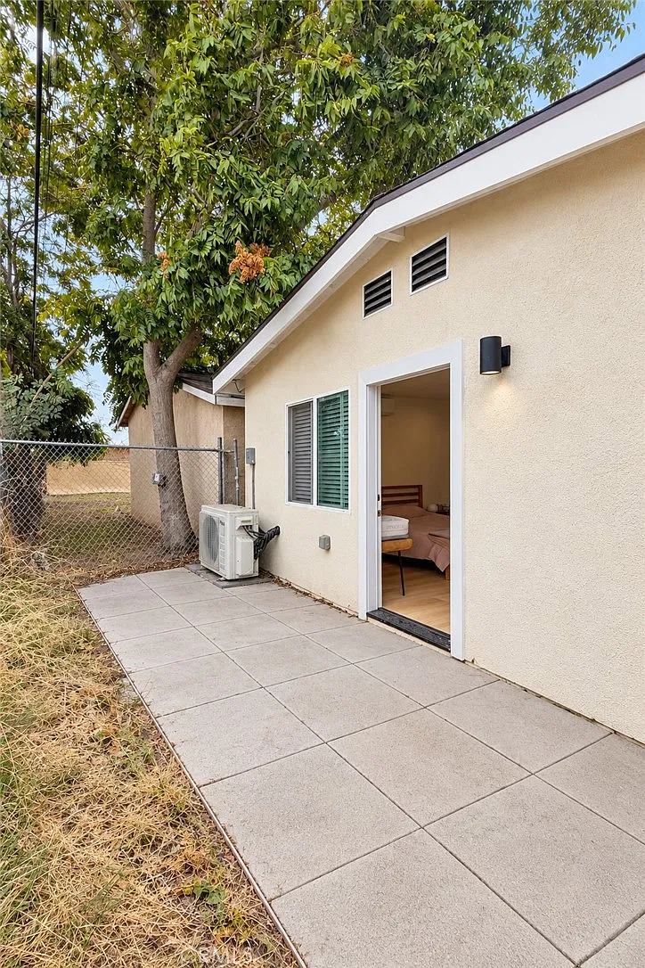 2 bed, 800 sqft, $3,195 — Photo 3