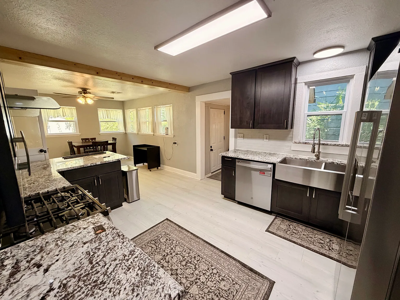 3 bed, 1272 sqft, $1,600 — Photo 2
