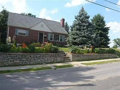 33 Rossford Ave photo 1