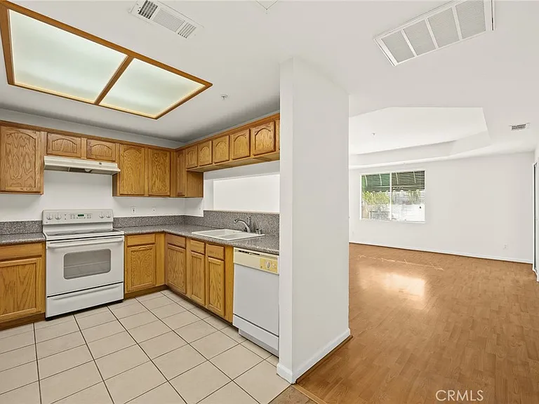 208 N Lincoln Ave #303 — Photo 7