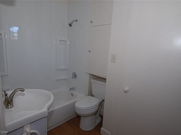 4th image of 2300 Vista View Dr N