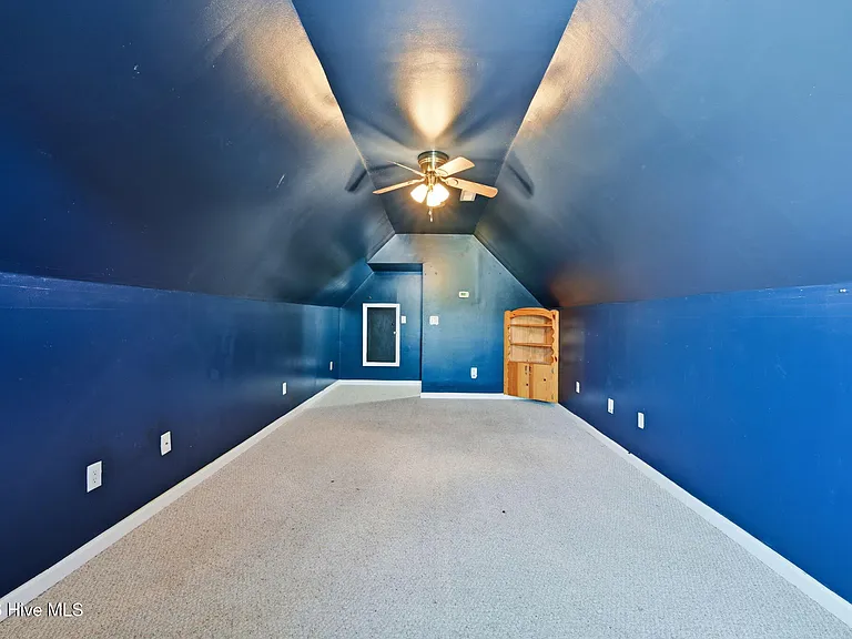 106 Lakeside Green Dr — Photo 23