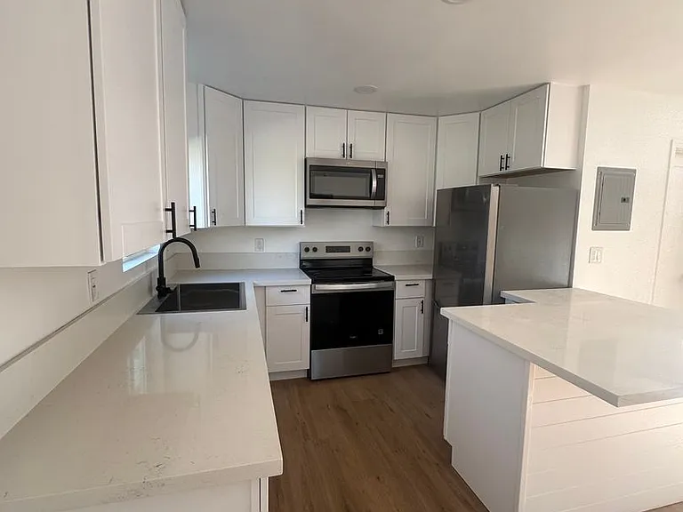 240 White Rd — Photo 7