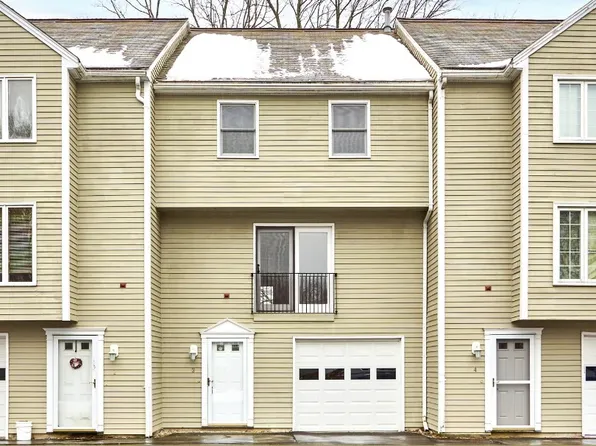 395 Donohue Rd APT 3, Dracut, MA 01826