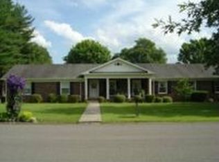 203 Yale Dr, Tullahoma, TN 37388