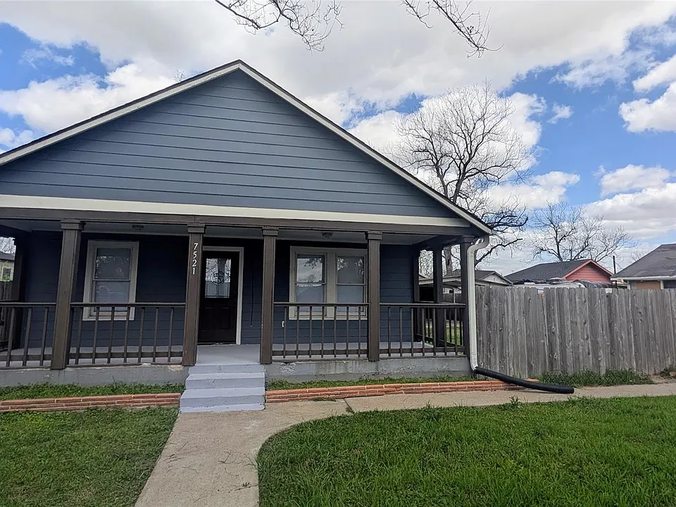 7521 Laredo St