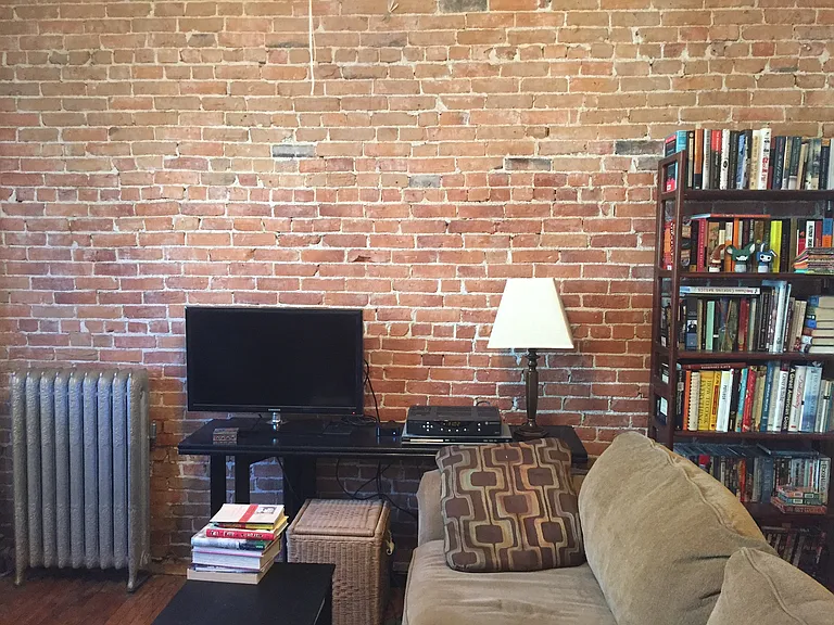 102 Magazine St #1 — Photo 2