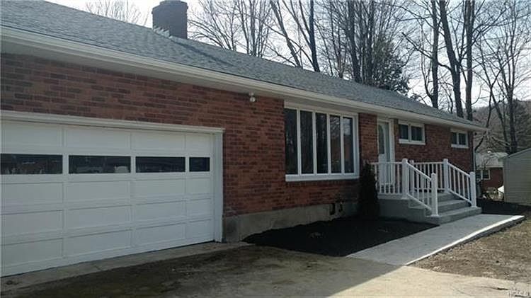 1st image of 206 Hy Vue Cir