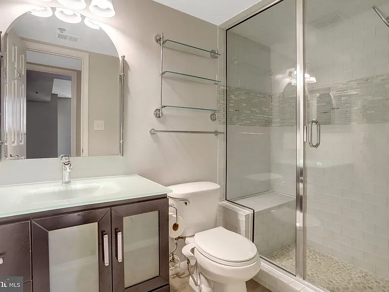 1001 N Vermont St #813 — Photo 11