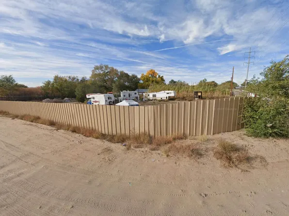 7 El Sueno De Maez Rd, Los Lunas, NM 87031
