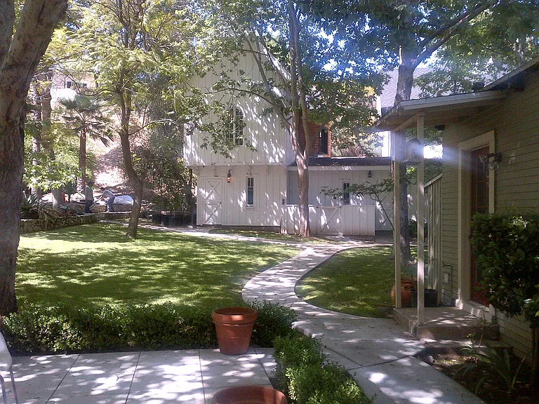 1153 N Avenue 64 — Photo 25