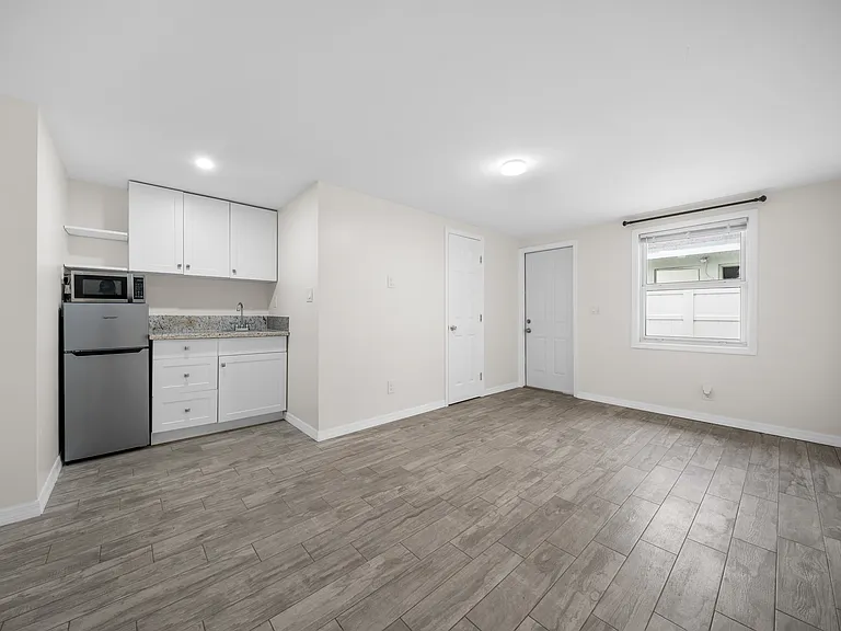 1041 NE 9th Ave #A5 — Photo 10