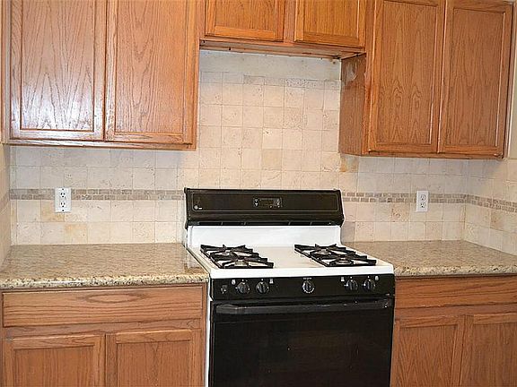 5th image of 707 Hollandbridge Ln