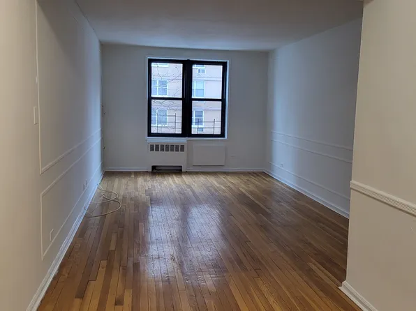 2620 Ocean Parkway image 1 of 14