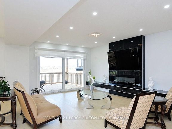 5th image of 86 Grandville Cir