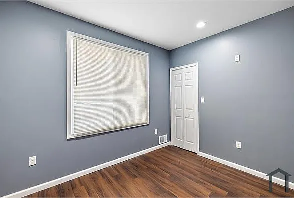 1558 Calvert St — Photo 11