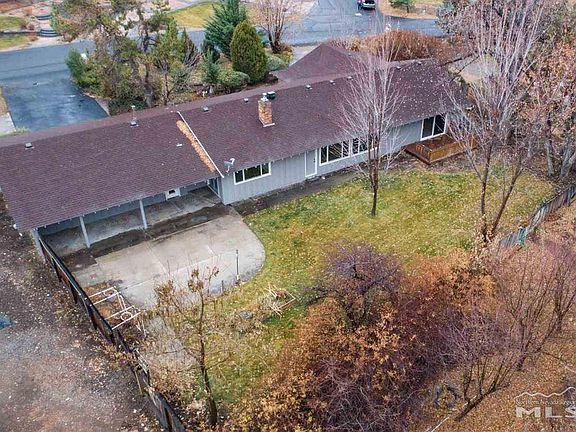 2nd image of 918 Fairway Dr