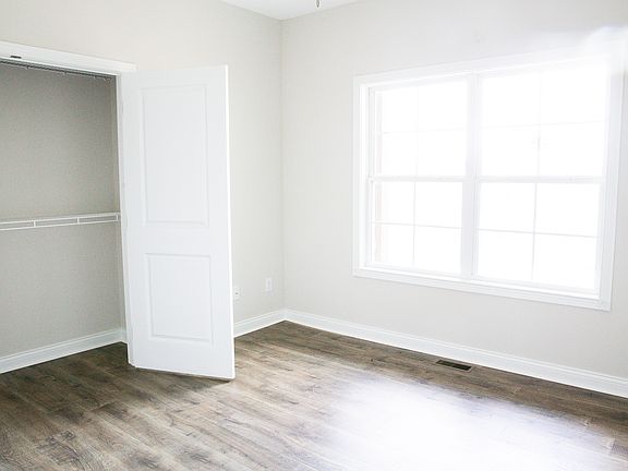 4th image of 1-5363 Crocus Dr