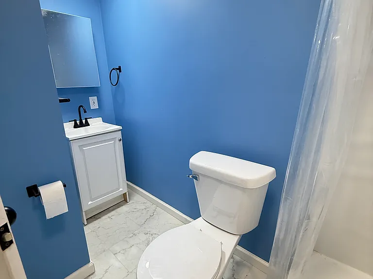 98 S Edith St #B3 — Photo 4