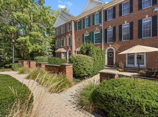 245 Box Car Ave, Naperville, IL 60540