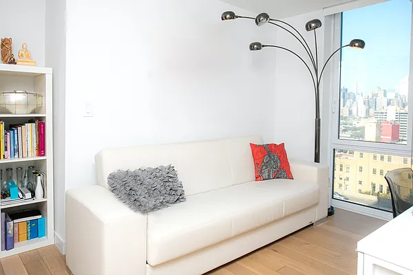 Rented by Stonehenge NYC LLC | media 8