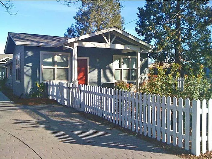 3 bed, 1200 sqft, $2,300 — Photo 1