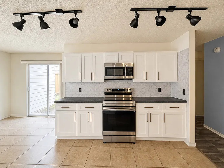 7723 Apple Grn — Photo 10