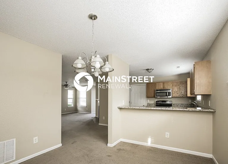 625 Locust Grove Ln — Photo 5
