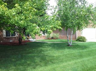 4252 S Cabin Ct, New Palestine, IN 46163