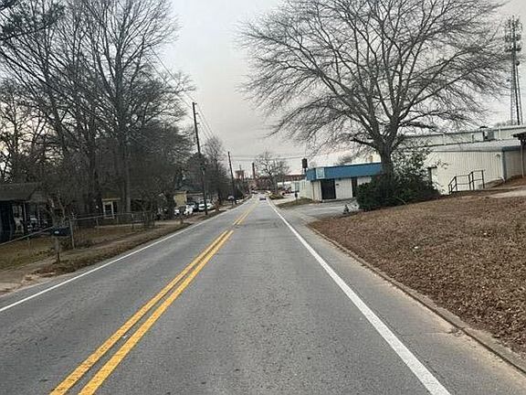 5th image of 202 Lovvorn Rd