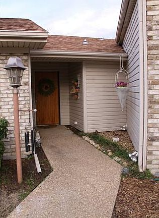 2nd image of 3217 Saddlehead Dr
