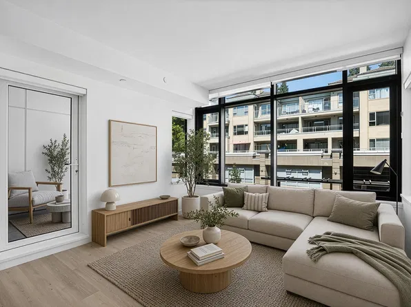 1616 Lloyd Ave #202, North Vancouver, BC V7P 1P9